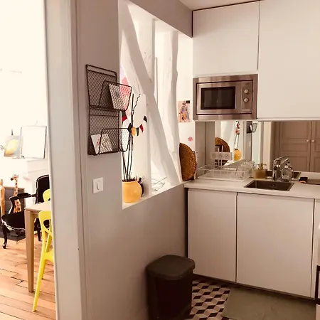 Cozy Canal St Martin باريس